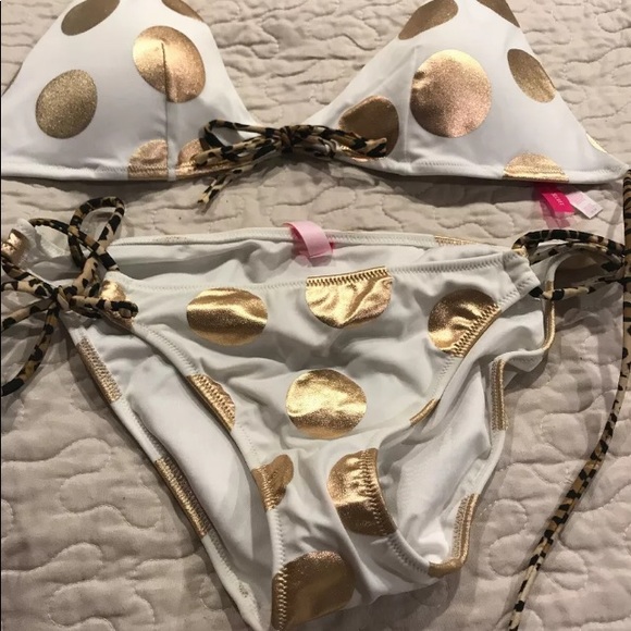 Bathing suits - Picture 5 of 5